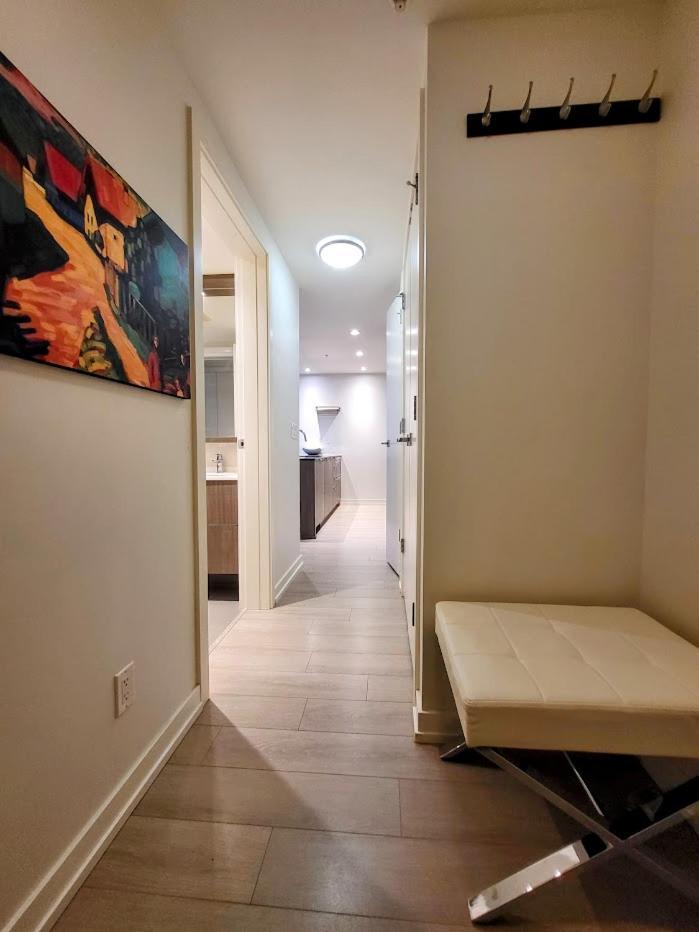 Your Perfect Escape - Modern Landmark Condo In Downtown Calgary - Free Parking- Premium Location Exterior foto